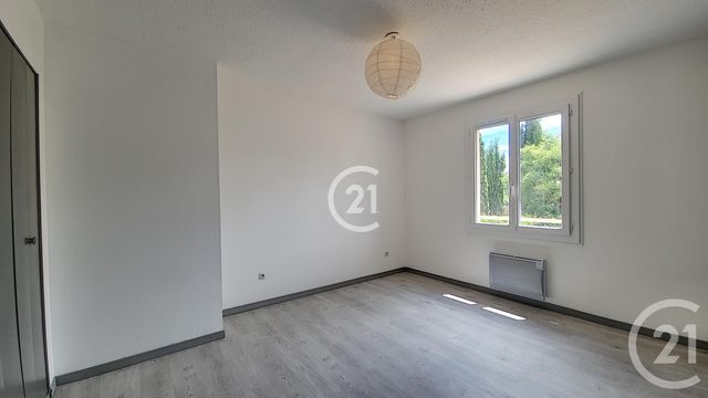 Maison &agrave; louer - 4 pi&egrave;ces - 107,14 m2 - St Martin De Crau - 13 - PROVENCE-ALPES-COTE-D-AZUR
