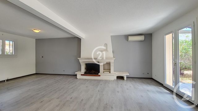 Maison &agrave; louer - 4 pi&egrave;ces - 107,14 m2 - St Martin De Crau - 13 - PROVENCE-ALPES-COTE-D-AZUR