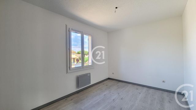 Maison &agrave; louer - 4 pi&egrave;ces - 107,14 m2 - St Martin De Crau - 13 - PROVENCE-ALPES-COTE-D-AZUR