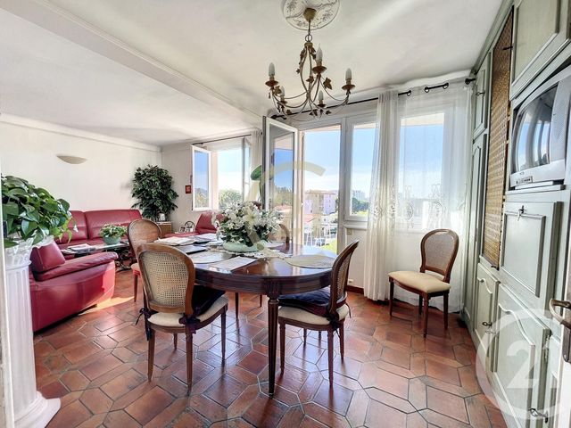 Appartement F5 à vendre - 5 pièces - 72 m2 - Cannes La Bocca - 06 - PROVENCE-ALPES-COTE-D-AZUR
