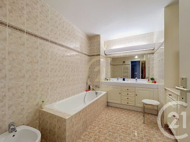 Appartement F4 &agrave; vendre - 4 pi&egrave;ces - 125 m2 - Cannes La Bocca - 06 - PROVENCE-ALPES-COTE-D-AZUR
