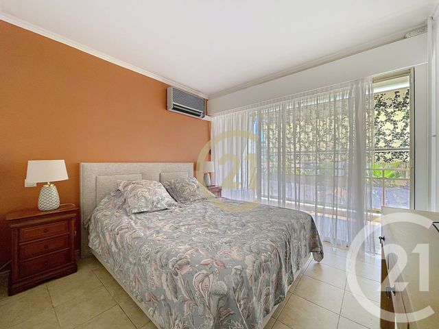 Appartement F4 à vendre - 4 pièces - 79,46 m2 - Cannes La Bocca - 06 - PROVENCE-ALPES-COTE-D-AZUR