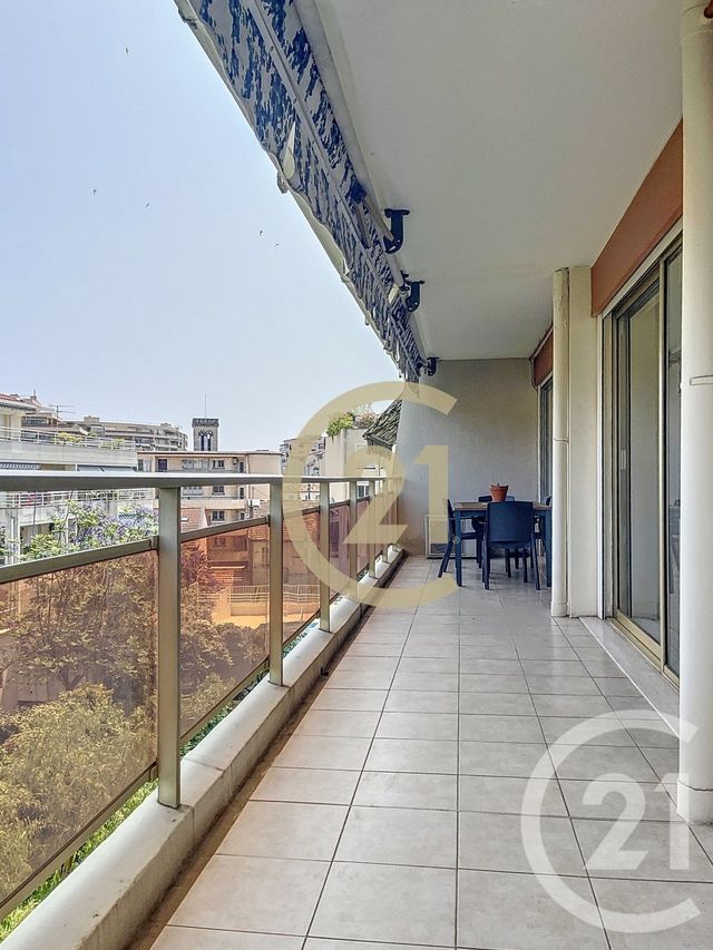Appartement F4 à vendre - 4 pièces - 79,46 m2 - Cannes La Bocca - 06 - PROVENCE-ALPES-COTE-D-AZUR
