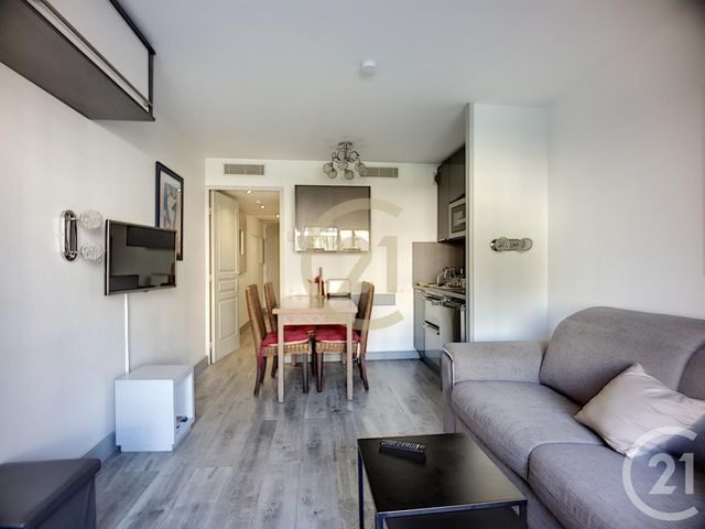 Appartement F2 à louer - 2 pièces - 27 m2 - Cannes La Bocca - 06 - PROVENCE-ALPES-COTE-D-AZUR