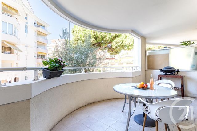 Appartement F3 à vendre - 3 pièces - 61,62 m2 - Cannes La Bocca - 06 - PROVENCE-ALPES-COTE-D-AZUR