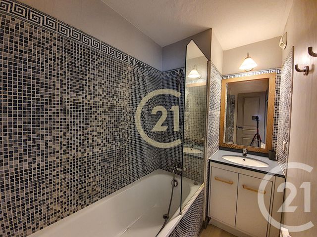 Appartement F2 à vendre - 2 pièces - 26,74 m2 - Cannes La Bocca - 06 - PROVENCE-ALPES-COTE-D-AZUR