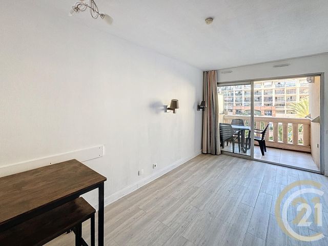 Appartement F2 à vendre - 2 pièces - 26,74 m2 - Cannes La Bocca - 06 - PROVENCE-ALPES-COTE-D-AZUR