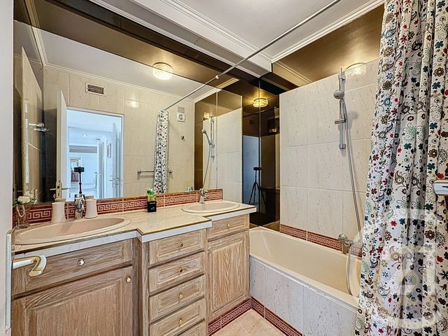 Appartement F3 &agrave; vendre - 3 pi&egrave;ces - 74,75 m2 - Cannes La Bocca - 06 - PROVENCE-ALPES-COTE-D-AZUR