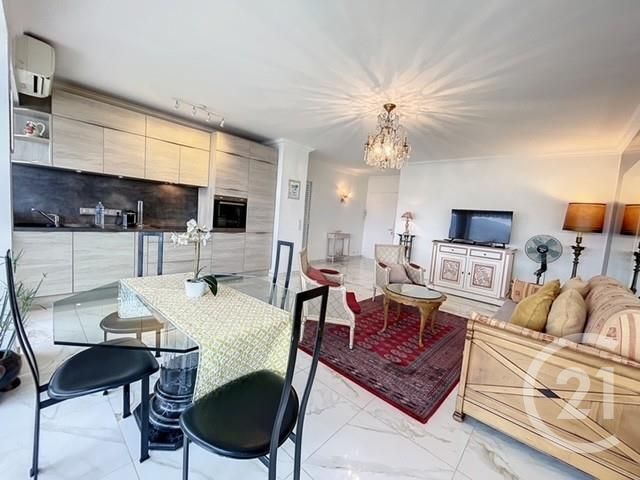 Appartement F3 à vendre - 3 pièces - 74,75 m2 - Cannes La Bocca - 06 - PROVENCE-ALPES-COTE-D-AZUR