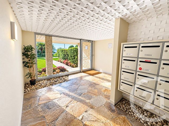 Appartement F2 &agrave; vendre - 2 pi&egrave;ces - 52 m2 - Cannes La Bocca - 06 - PROVENCE-ALPES-COTE-D-AZUR