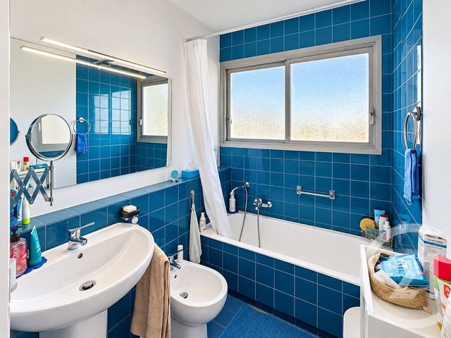 Appartement F2 &agrave; vendre - 2 pi&egrave;ces - 52 m2 - Cannes La Bocca - 06 - PROVENCE-ALPES-COTE-D-AZUR