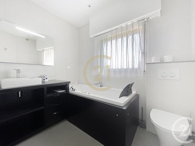 Appartement F3 à vendre - 3 pièces - 125 m2 - Cannes La Bocca - 06 - PROVENCE-ALPES-COTE-D-AZUR