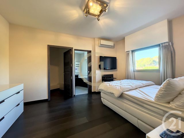 Appartement F3 à vendre - 3 pièces - 125 m2 - Cannes La Bocca - 06 - PROVENCE-ALPES-COTE-D-AZUR