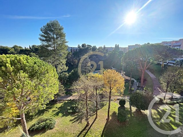 Appartement F3 à vendre - 3 pièces - 125 m2 - Cannes La Bocca - 06 - PROVENCE-ALPES-COTE-D-AZUR