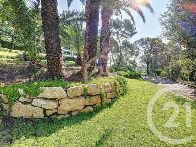 Appartement F3 à vendre - 3 pièces - 125 m2 - Cannes La Bocca - 06 - PROVENCE-ALPES-COTE-D-AZUR