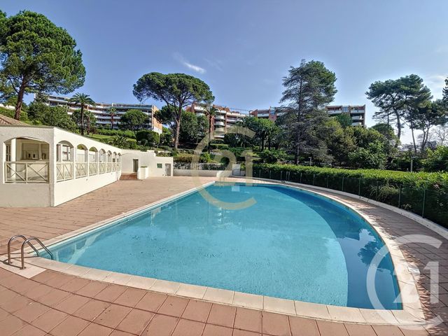 Appartement F3 à vendre - 3 pièces - 125 m2 - Cannes La Bocca - 06 - PROVENCE-ALPES-COTE-D-AZUR