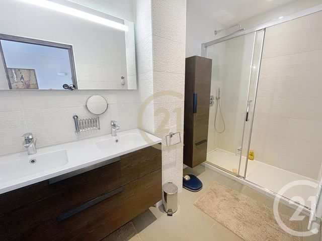 Appartement F3 à vendre - 3 pièces - 125 m2 - Cannes La Bocca - 06 - PROVENCE-ALPES-COTE-D-AZUR