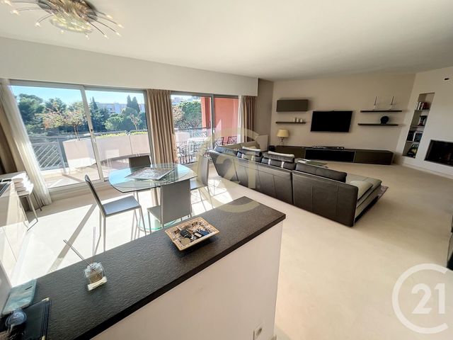 Appartement F3 à vendre - 3 pièces - 125 m2 - Cannes La Bocca - 06 - PROVENCE-ALPES-COTE-D-AZUR