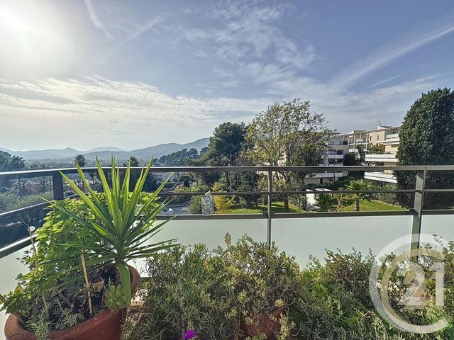 Appartement T3 à vendre - 3 pièces - 62,55 m2 - Cannes La Bocca - 06 - PROVENCE-ALPES-COTE-D-AZUR
