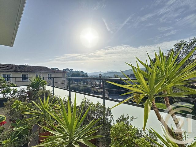 Appartement T3 à vendre - 3 pièces - 62,55 m2 - Cannes La Bocca - 06 - PROVENCE-ALPES-COTE-D-AZUR