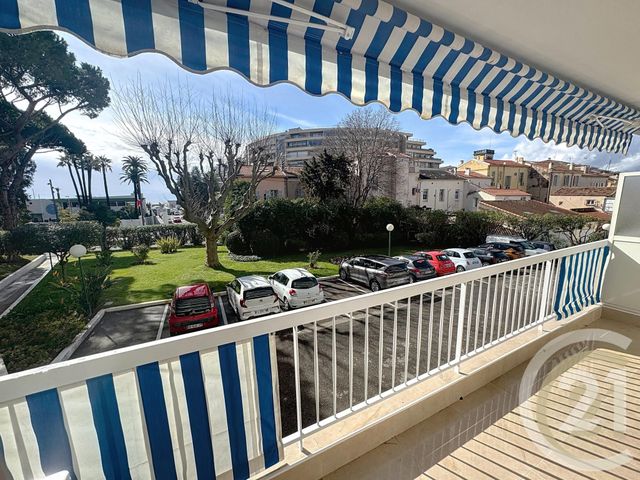 Appartement T3 à vendre - 3 pièces - 62,20 m2 - Cannes La Bocca - 06 - PROVENCE-ALPES-COTE-D-AZUR
