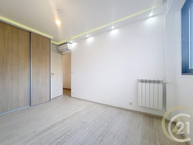 Appartement T3 à vendre - 3 pièces - 62,20 m2 - Cannes La Bocca - 06 - PROVENCE-ALPES-COTE-D-AZUR