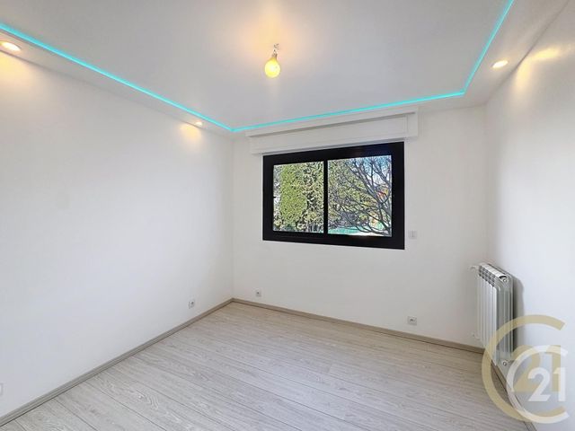 Appartement T3 à vendre - 3 pièces - 62,20 m2 - Cannes La Bocca - 06 - PROVENCE-ALPES-COTE-D-AZUR