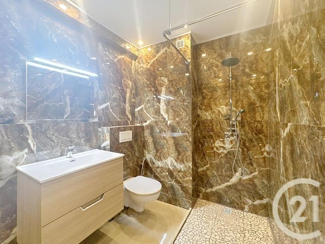 Appartement T3 à vendre - 3 pièces - 62,20 m2 - Cannes La Bocca - 06 - PROVENCE-ALPES-COTE-D-AZUR