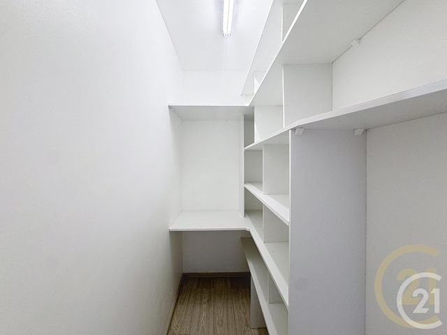 Appartement T3 à vendre - 3 pièces - 62,20 m2 - Cannes La Bocca - 06 - PROVENCE-ALPES-COTE-D-AZUR