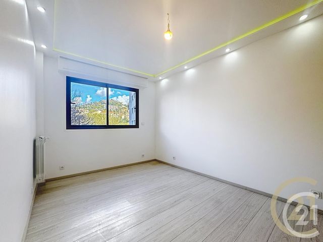 Appartement T3 à vendre - 3 pièces - 62,20 m2 - Cannes La Bocca - 06 - PROVENCE-ALPES-COTE-D-AZUR