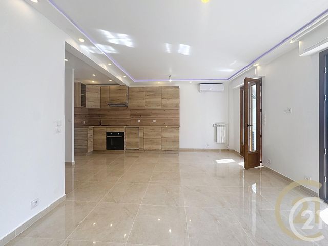 Appartement T3 à vendre - 3 pièces - 62,20 m2 - Cannes La Bocca - 06 - PROVENCE-ALPES-COTE-D-AZUR