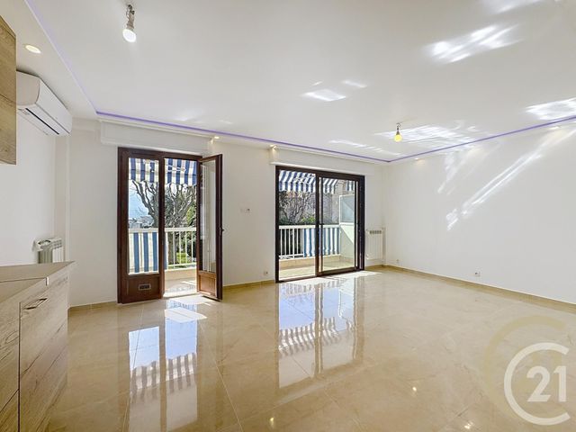 Appartement T3 à vendre - 3 pièces - 62,20 m2 - Cannes La Bocca - 06 - PROVENCE-ALPES-COTE-D-AZUR