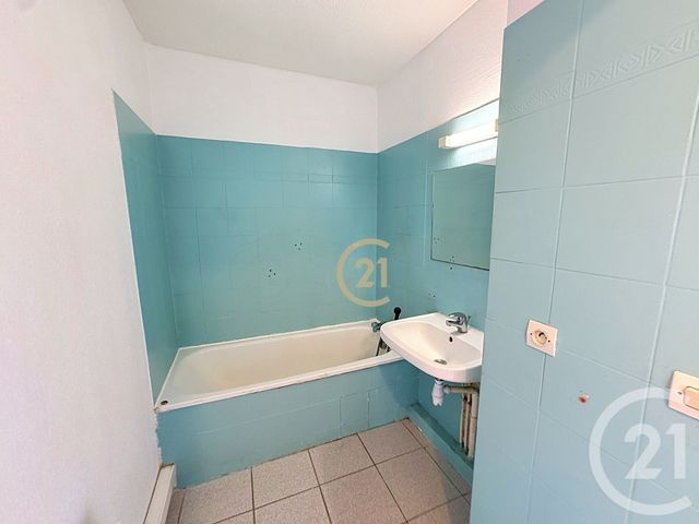 Appartement F3 &agrave; vendre - 3 pi&egrave;ces - 65,23 m2 - Cannes La Bocca - 06 - PROVENCE-ALPES-COTE-D-AZUR