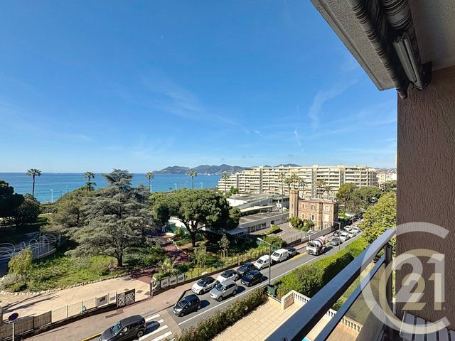 Appartement T2 à vendre - 2 pièces - 32 m2 - Cannes - 06 - PROVENCE-ALPES-COTE-D-AZUR