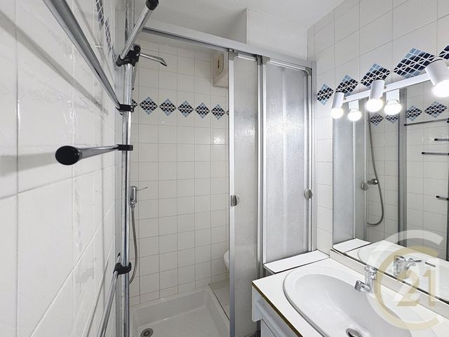 Appartement T2 à vendre - 2 pièces - 32 m2 - Cannes - 06 - PROVENCE-ALPES-COTE-D-AZUR