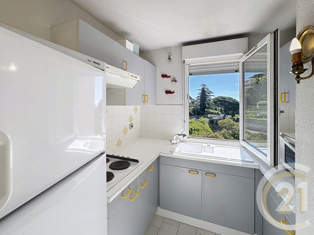 Appartement T2 à vendre - 2 pièces - 32 m2 - Cannes - 06 - PROVENCE-ALPES-COTE-D-AZUR
