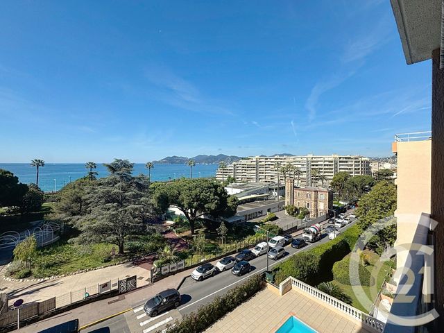 Appartement T2 à vendre - 2 pièces - 32 m2 - Cannes - 06 - PROVENCE-ALPES-COTE-D-AZUR
