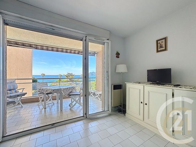 Appartement T2 à vendre - 2 pièces - 32 m2 - Cannes - 06 - PROVENCE-ALPES-COTE-D-AZUR