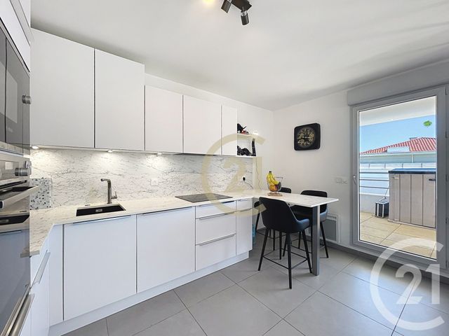 Appartement F4 &agrave; vendre - 4 pi&egrave;ces - 86 m2 - Mandelieu La Napoule - 06 - PROVENCE-ALPES-COTE-D-AZUR