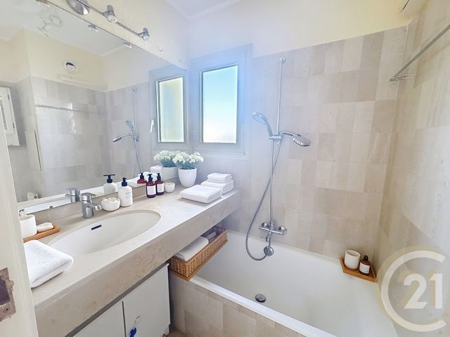 Appartement F2 &agrave; vendre - 2 pi&egrave;ces - 42,59 m2 - Cannes La Bocca - 06 - PROVENCE-ALPES-COTE-D-AZUR