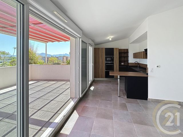 Appartement à vendre - 4 pièces - 78 m2 - Cannes La Bocca - 06 - PROVENCE-ALPES-COTE-D-AZUR