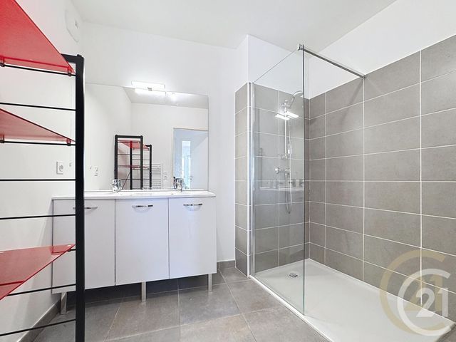 Appartement à vendre - 4 pièces - 78 m2 - Cannes La Bocca - 06 - PROVENCE-ALPES-COTE-D-AZUR