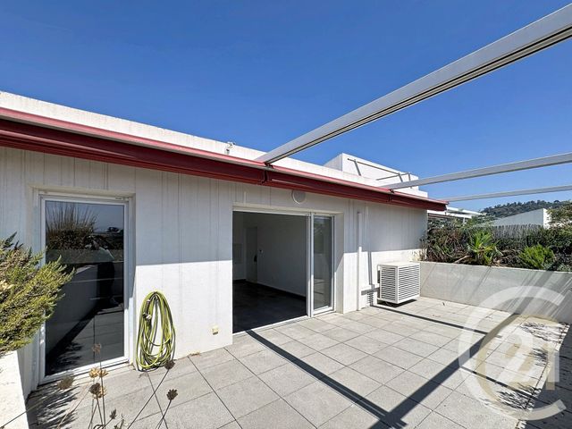 Appartement Toit terrasse &agrave; vendre - 4 pi&egrave;ces - 78 m2 - Cannes La Bocca - 06 - PROVENCE-ALPES-COTE-D-AZUR