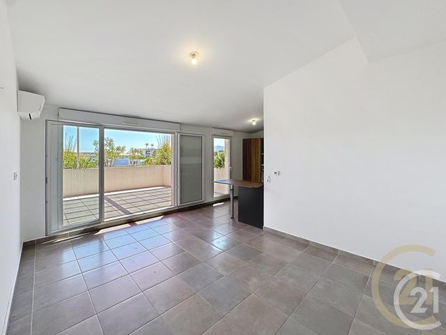 Appartement à vendre - 4 pièces - 78 m2 - Cannes La Bocca - 06 - PROVENCE-ALPES-COTE-D-AZUR