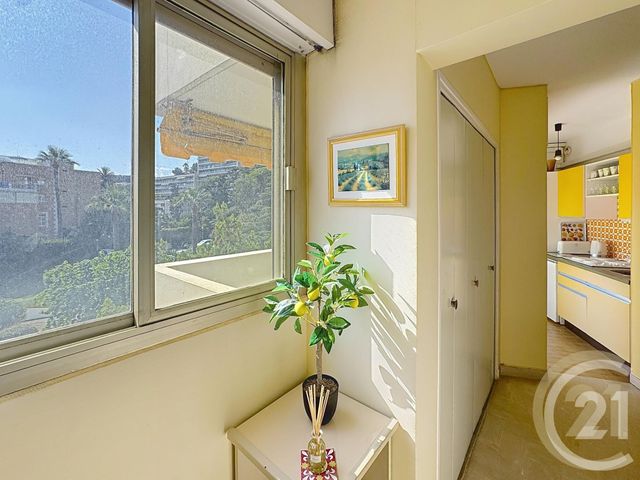 Appartement F2 à vendre - 2 pièces - 47,52 m2 - Cannes La Bocca - 06 - PROVENCE-ALPES-COTE-D-AZUR