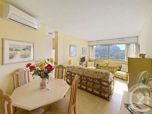 Appartement F2 à vendre - 2 pièces - 47,52 m2 - Cannes La Bocca - 06 - PROVENCE-ALPES-COTE-D-AZUR