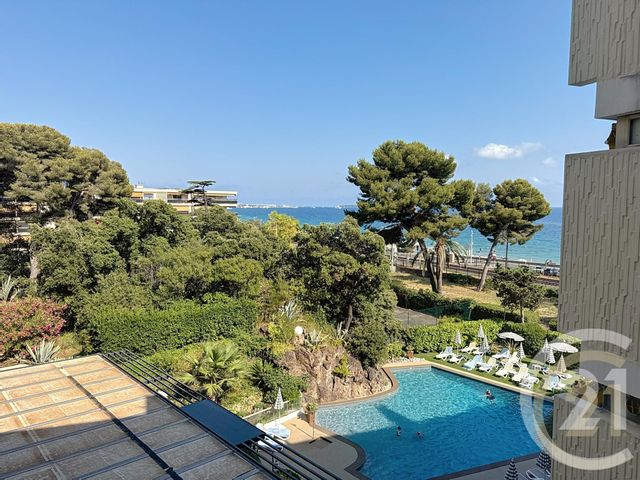 Appartement F2 à vendre - 2 pièces - 47,52 m2 - Cannes La Bocca - 06 - PROVENCE-ALPES-COTE-D-AZUR