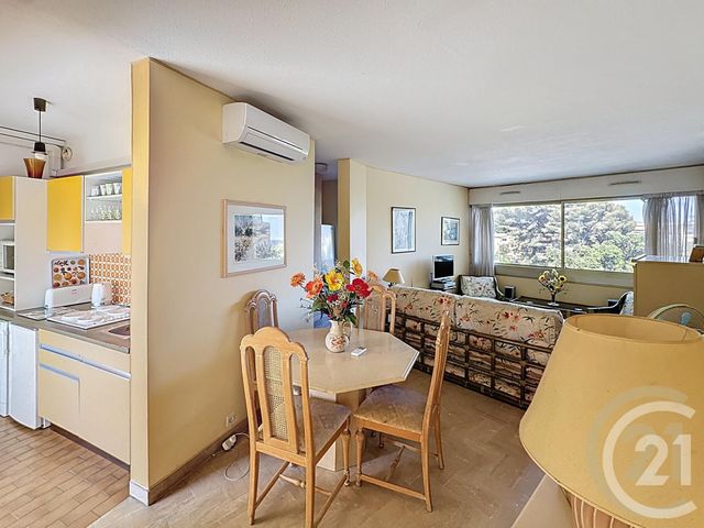 Appartement F2 à vendre - 2 pièces - 47,52 m2 - Cannes La Bocca - 06 - PROVENCE-ALPES-COTE-D-AZUR