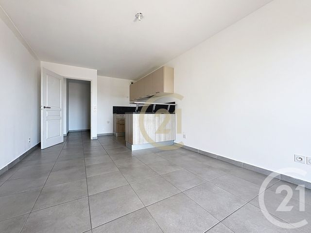 Appartement F2 à vendre - 2 pièces - 45,35 m2 - Cannes La Bocca - 06 - PROVENCE-ALPES-COTE-D-AZUR