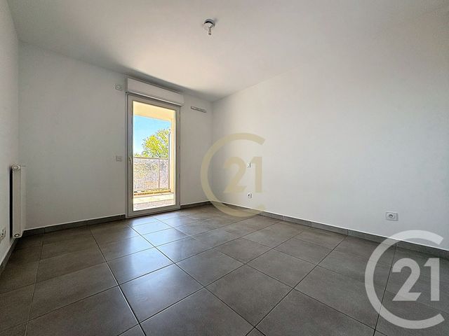 Appartement F2 à vendre - 2 pièces - 45,35 m2 - Cannes La Bocca - 06 - PROVENCE-ALPES-COTE-D-AZUR